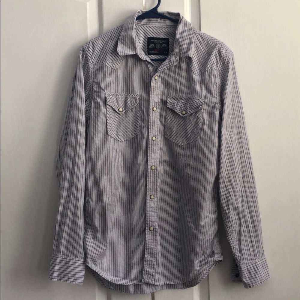 American eagle button up. Small